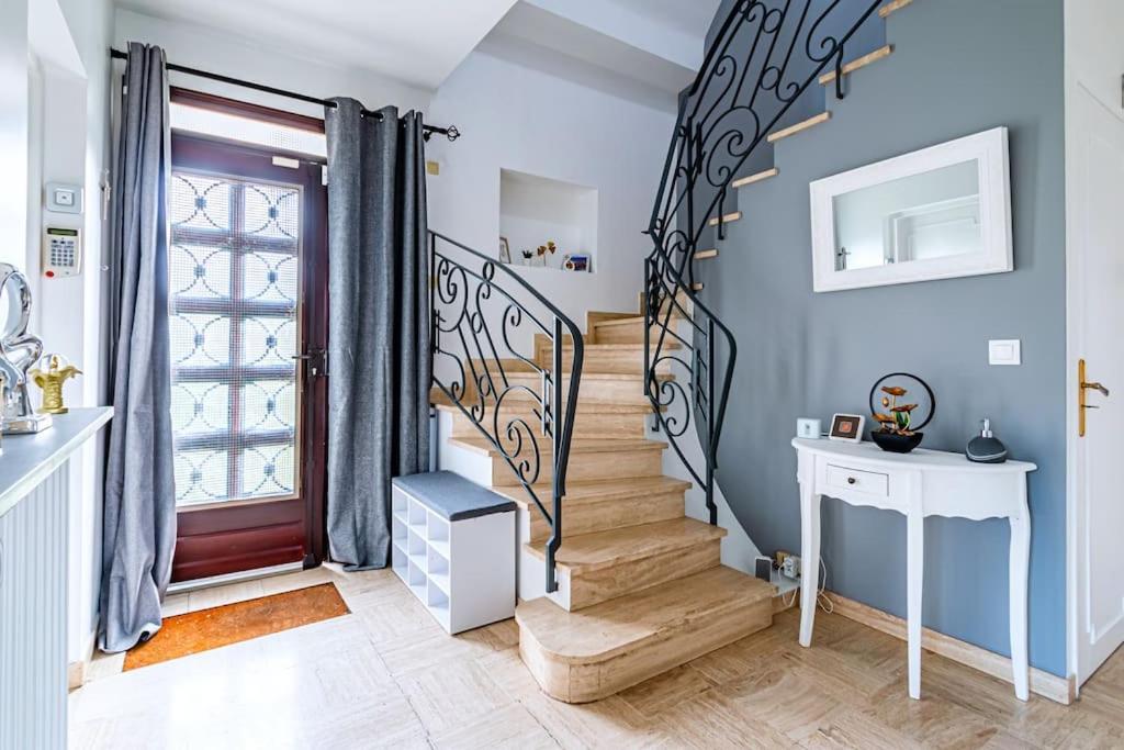 Charmante Maison Au Calme Yerres 外观 照片