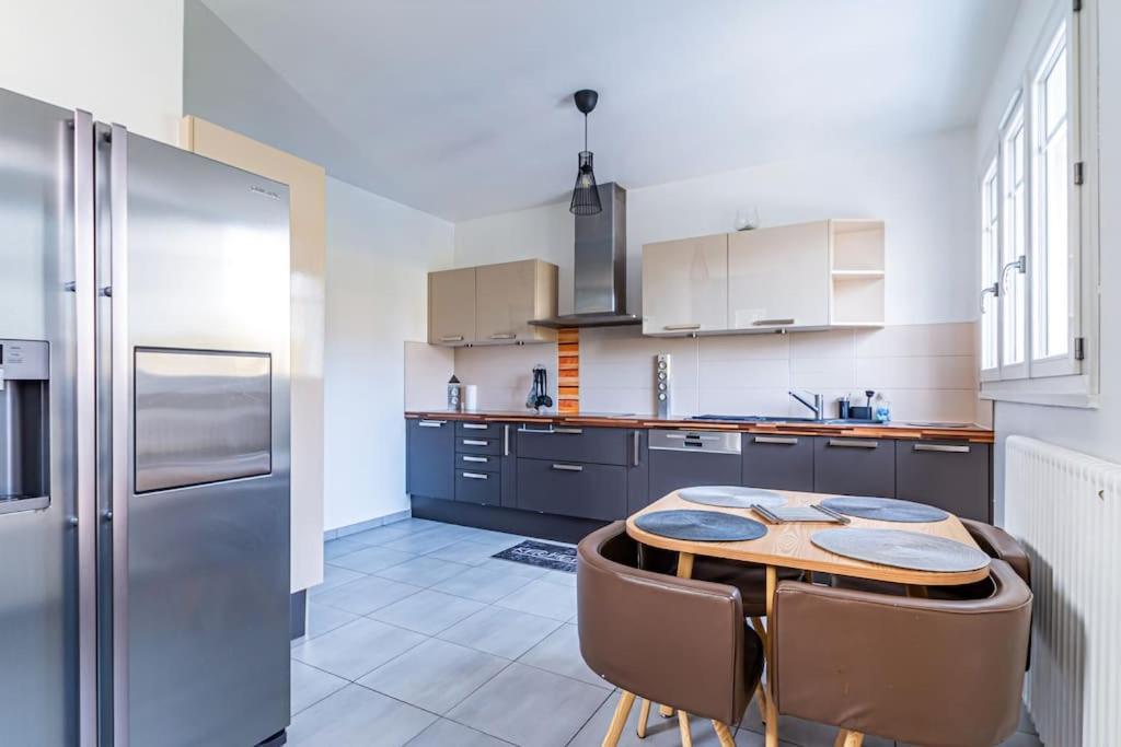 Charmante Maison Au Calme Yerres 外观 照片